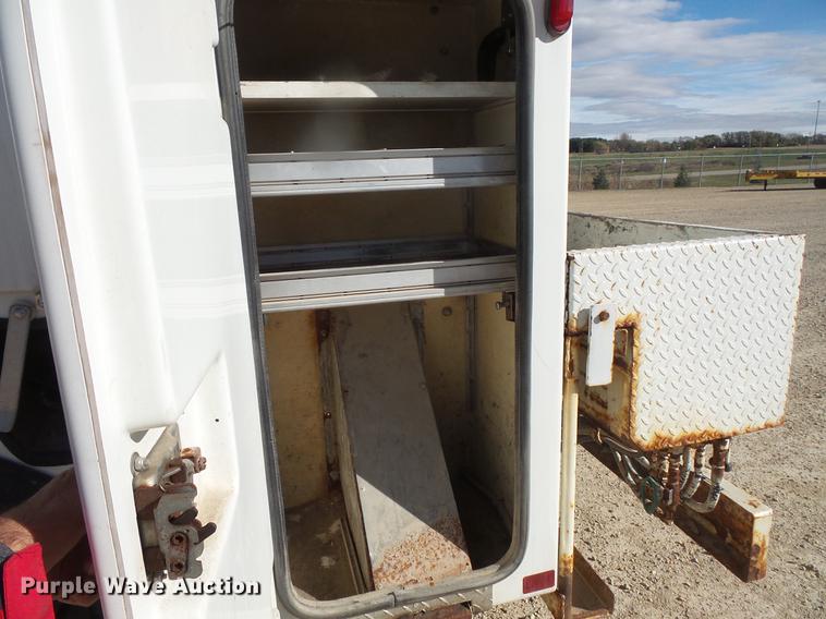 image for item DB8046 2002 International 4800 bucket truck