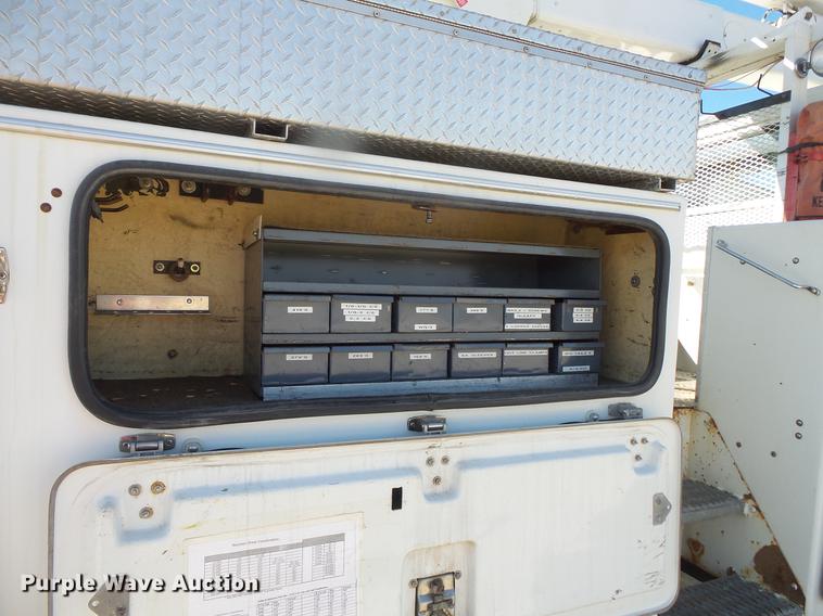 image for item DB8046 2002 International 4800 bucket truck