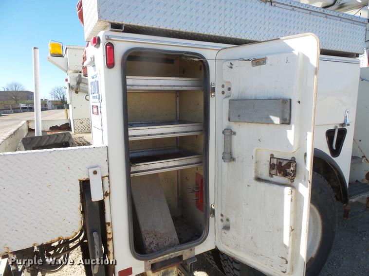 image for item DB8046 2002 International 4800 bucket truck