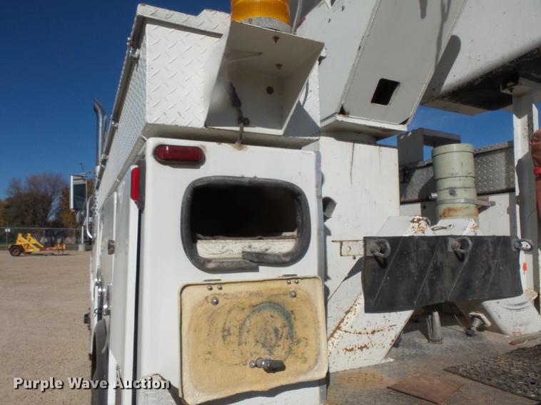 image for item DB8046 2002 International 4800 bucket truck