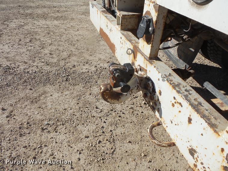 image for item DB8046 2002 International 4800 bucket truck