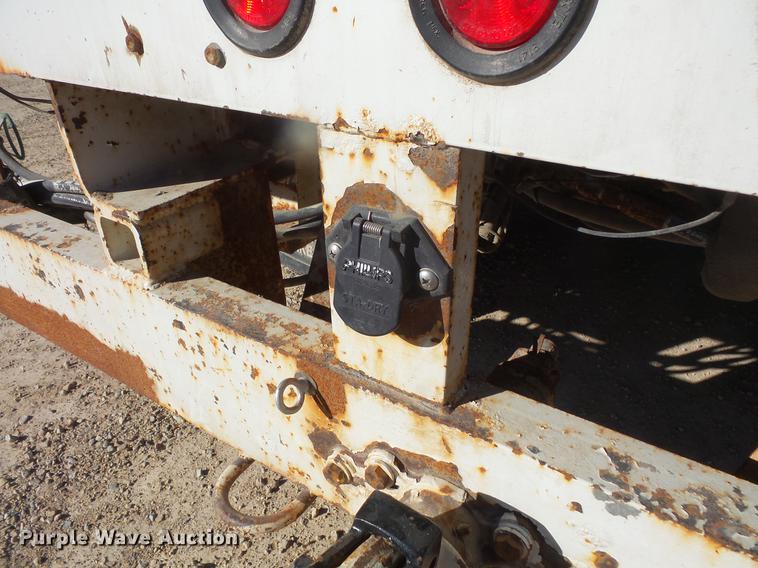 image for item DB8046 2002 International 4800 bucket truck