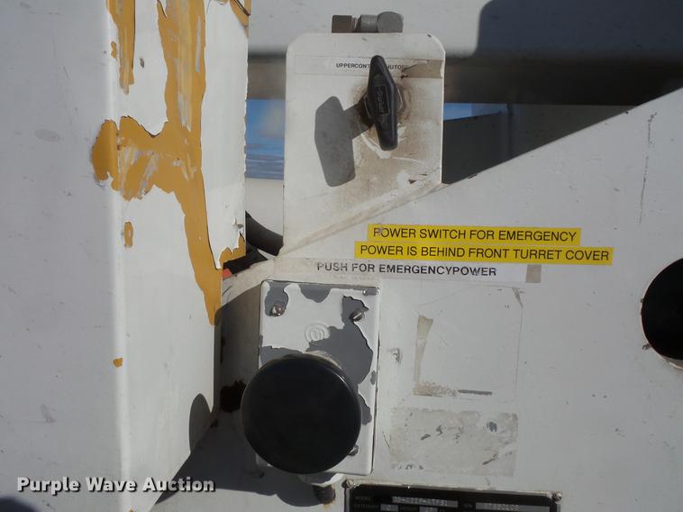 image for item DB8046 2002 International 4800 bucket truck