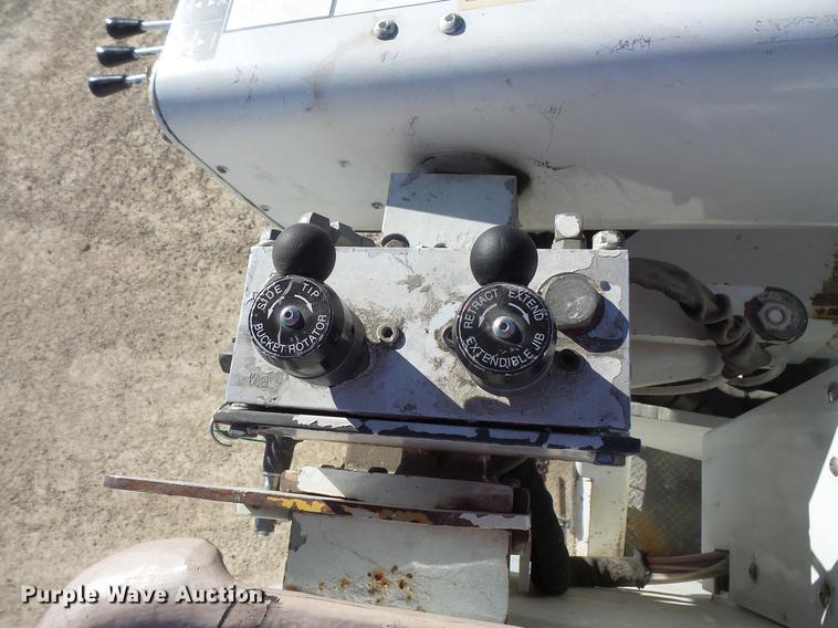 image for item DB8046 2002 International 4800 bucket truck