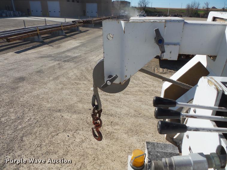 image for item DB8046 2002 International 4800 bucket truck