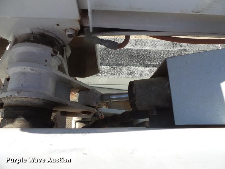 image for item DB8046 2002 International 4800 bucket truck