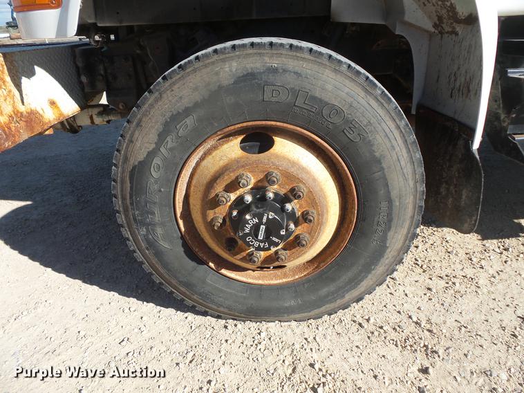 image for item DB8046 2002 International 4800 bucket truck