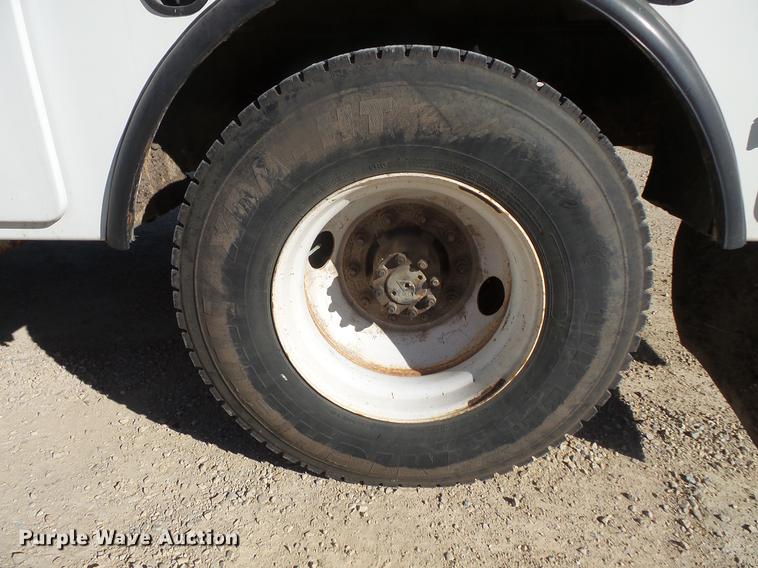 image for item DB8046 2002 International 4800 bucket truck