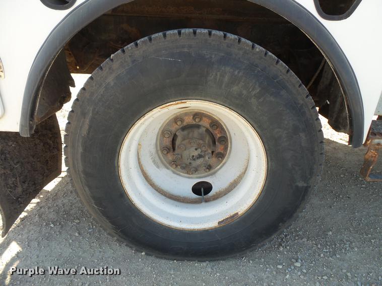 image for item DB8046 2002 International 4800 bucket truck