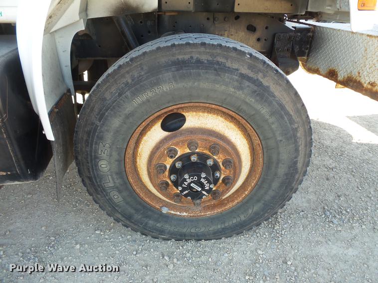 image for item DB8046 2002 International 4800 bucket truck