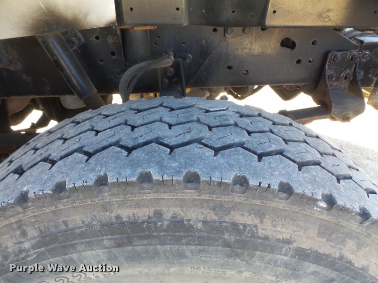 image for item DB8046 2002 International 4800 bucket truck