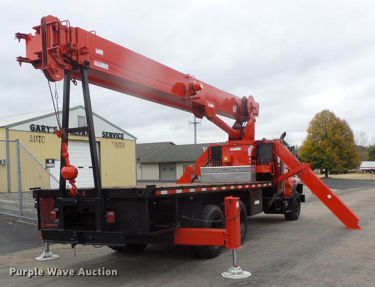 image for item DB8047 1995 Ford L9000 crane truck