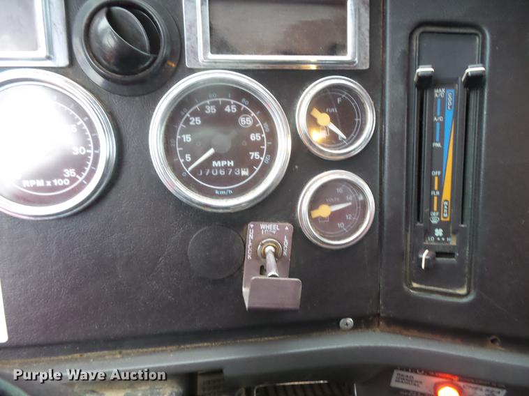 image for item DB8047 1995 Ford L9000 crane truck