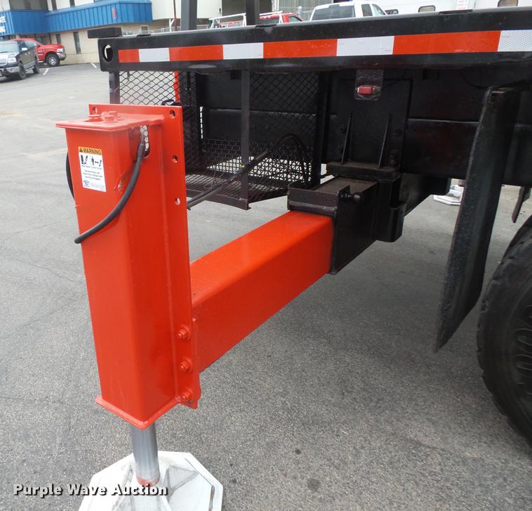 image for item DB8047 1995 Ford L9000 crane truck
