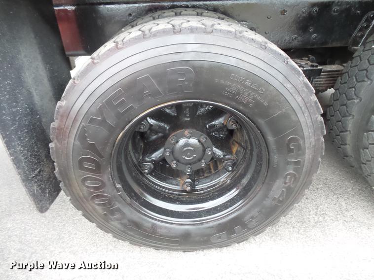 image for item DB8047 1995 Ford L9000 crane truck