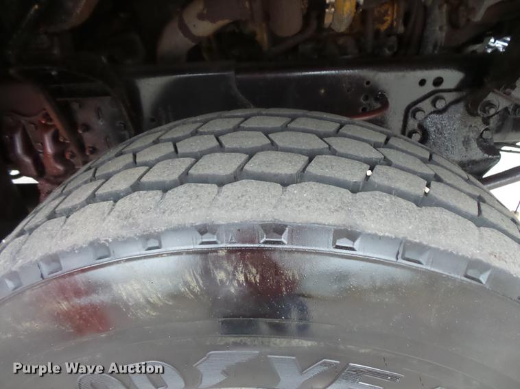 image for item DB8047 1995 Ford L9000 crane truck