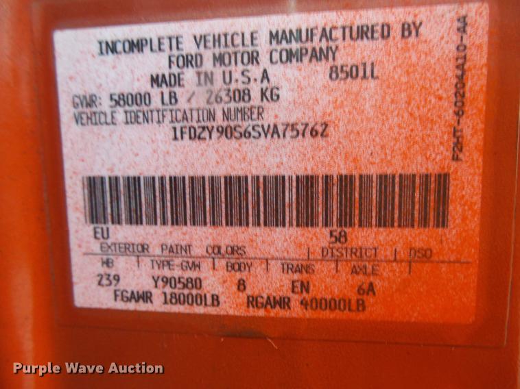 image for item DB8047 1995 Ford L9000 crane truck