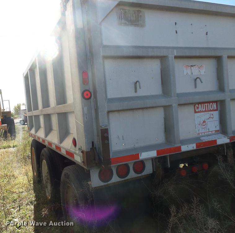 image for item DB8065 1984 Truck Equipment Trailers end dump pup trailer