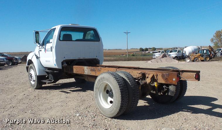 image for item DB8066 2000 Ford F650 truck cab and chassis