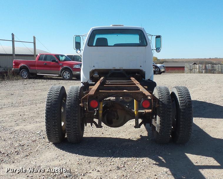 image for item DB8066 2000 Ford F650 truck cab and chassis