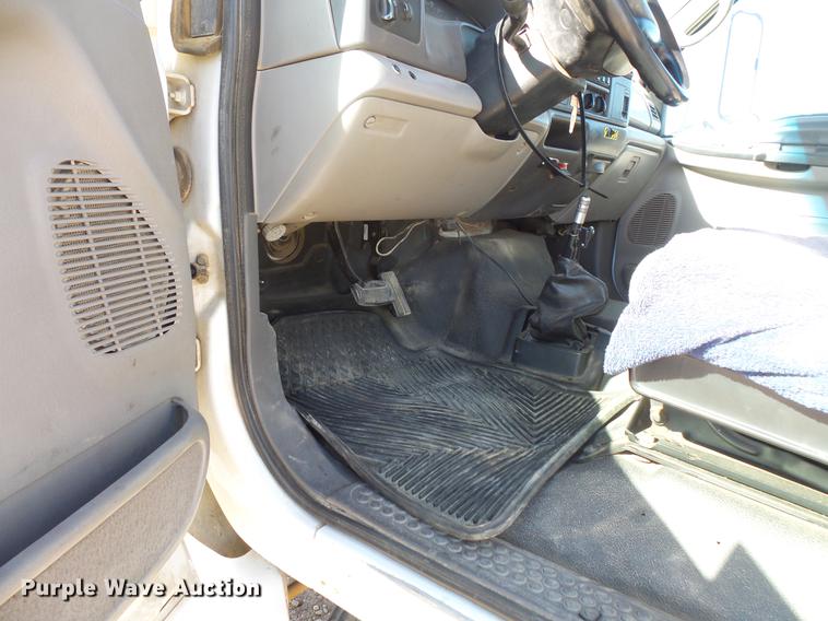 image for item DB8066 2000 Ford F650 truck cab and chassis