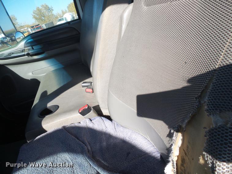 image for item DB8066 2000 Ford F650 truck cab and chassis