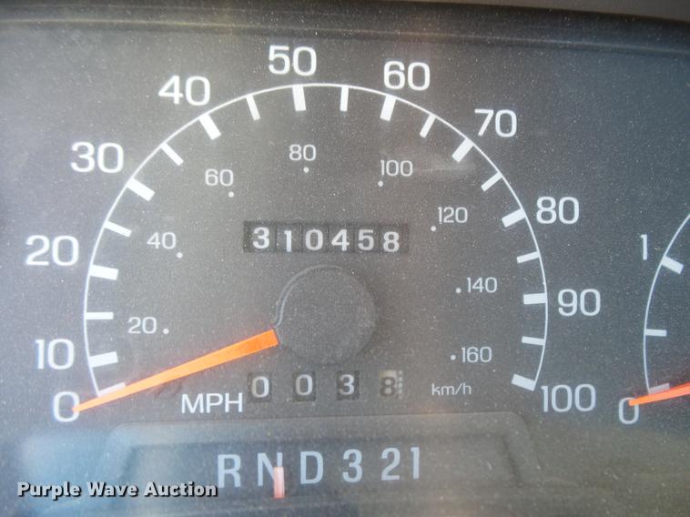 image for item DB8066 2000 Ford F650 truck cab and chassis