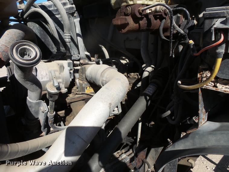 image for item DB8066 2000 Ford F650 truck cab and chassis