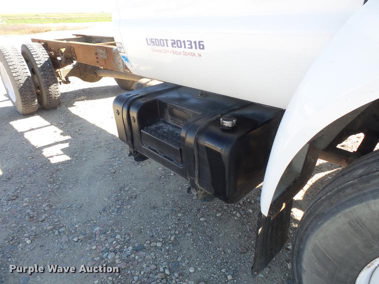 image for item DB8066 2000 Ford F650 truck cab and chassis