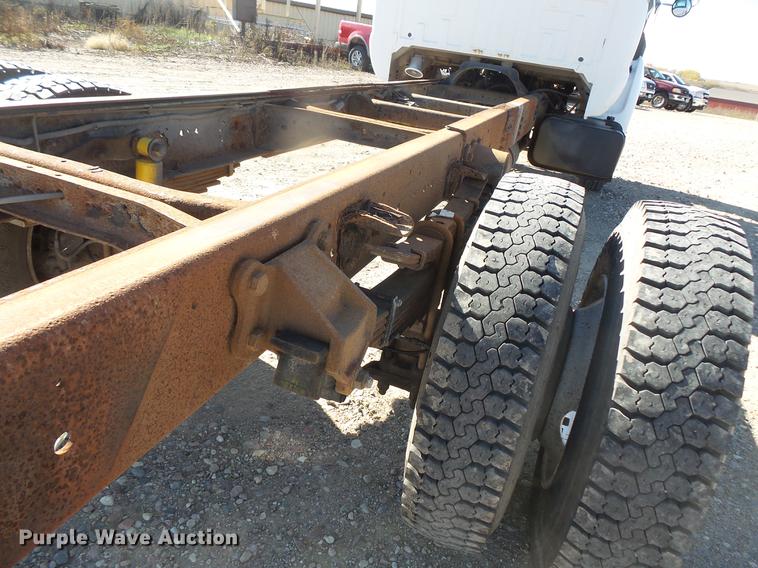 image for item DB8066 2000 Ford F650 truck cab and chassis