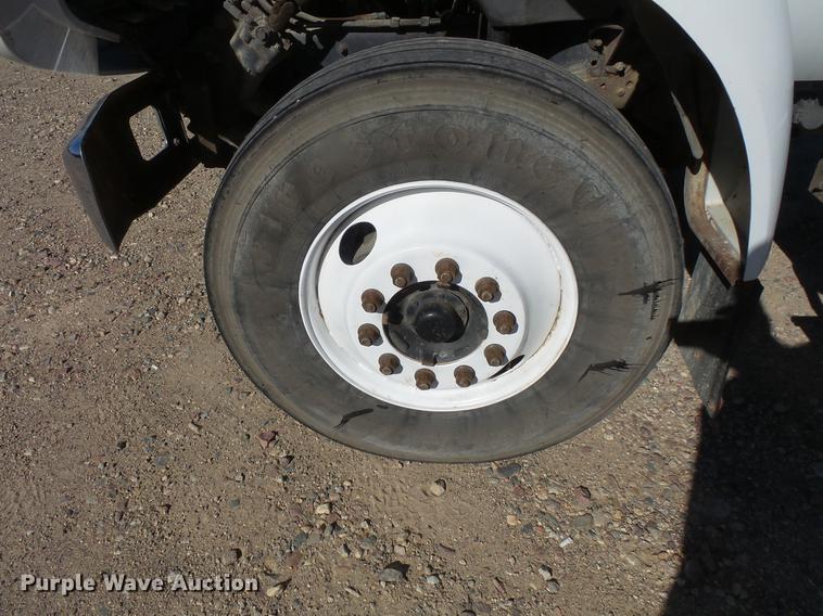 image for item DB8066 2000 Ford F650 truck cab and chassis