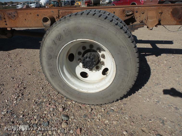 image for item DB8066 2000 Ford F650 truck cab and chassis