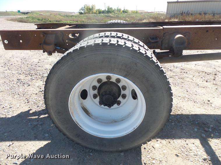 image for item DB8066 2000 Ford F650 truck cab and chassis