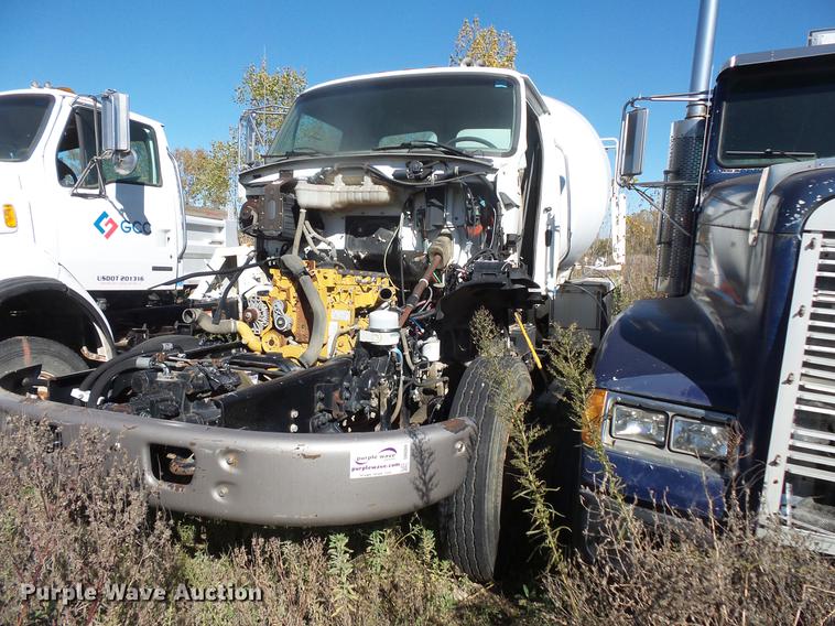 image for item DB8069 2005 Sterling L8500 ready mix truck