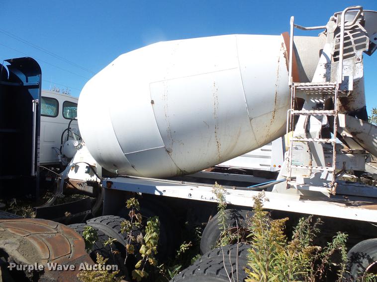 image for item DB8069 2005 Sterling L8500 ready mix truck