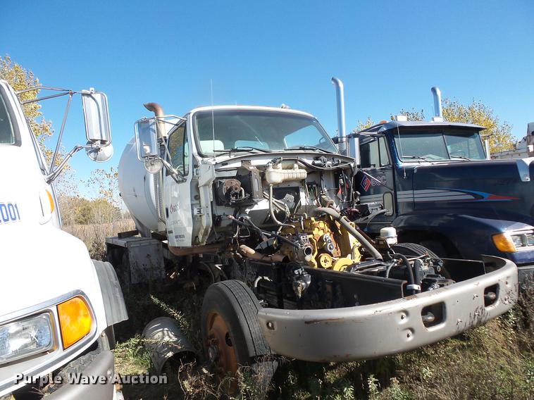 image for item DB8069 2005 Sterling L8500 ready mix truck