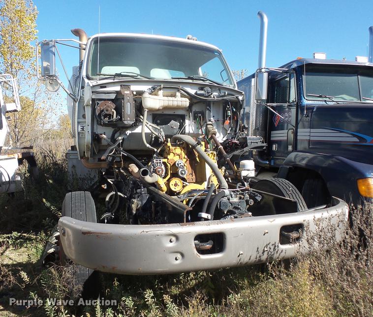 image for item DB8069 2005 Sterling L8500 ready mix truck