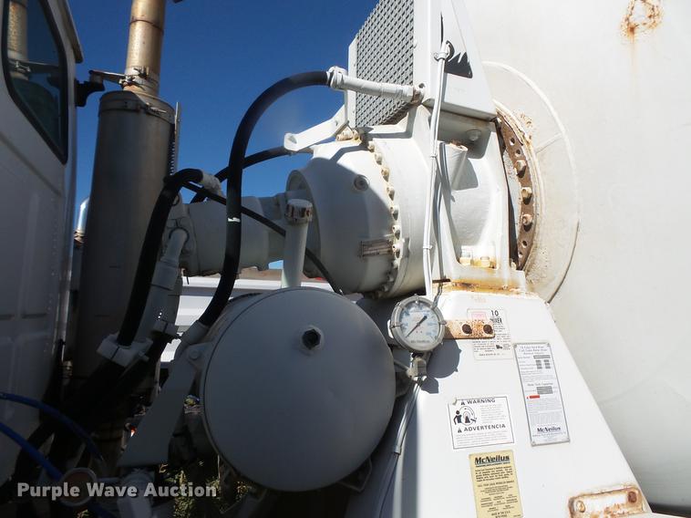 image for item DB8069 2005 Sterling L8500 ready mix truck