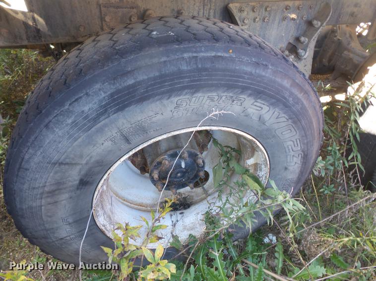 image for item DB8069 2005 Sterling L8500 ready mix truck