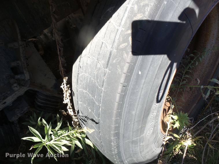 image for item DB8069 2005 Sterling L8500 ready mix truck