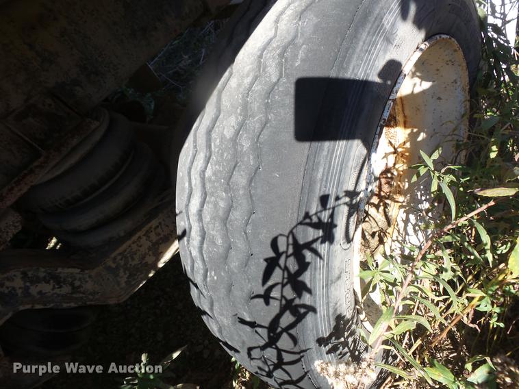 image for item DB8069 2005 Sterling L8500 ready mix truck