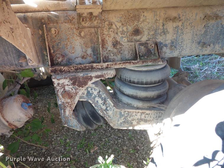 image for item DB8069 2005 Sterling L8500 ready mix truck