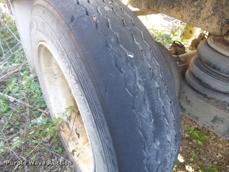 image for item DB8069 2005 Sterling L8500 ready mix truck