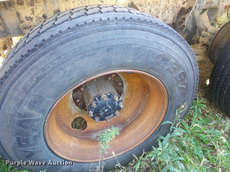 image for item DB8069 2005 Sterling L8500 ready mix truck