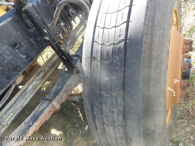 image for item DB8069 2005 Sterling L8500 ready mix truck