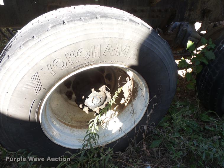 image for item DB8070 2007 Sterling L8500 ready mix truck chassis