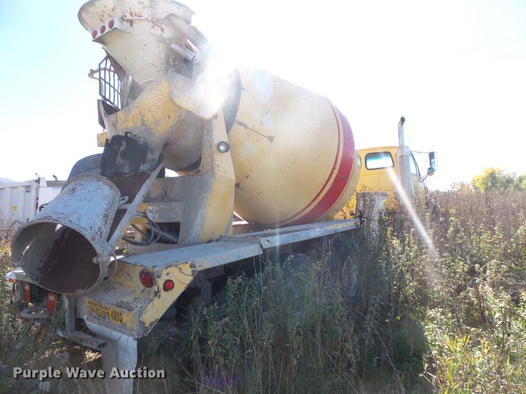 image for item DB8071 2004 Sterling L8500 ready mix truck