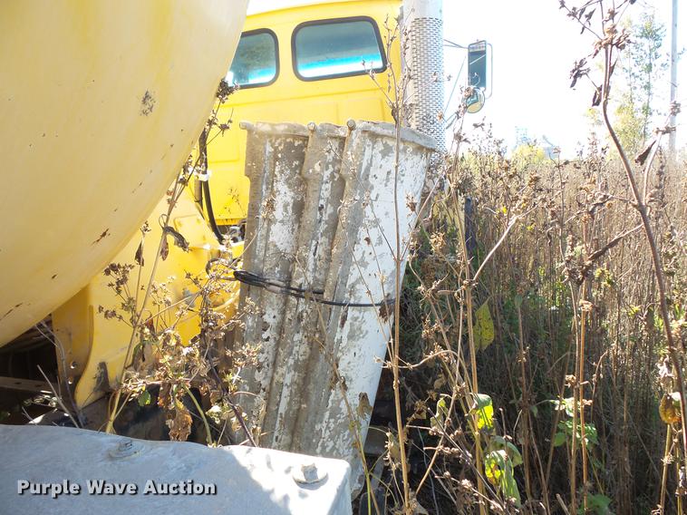 image for item DB8071 2004 Sterling L8500 ready mix truck