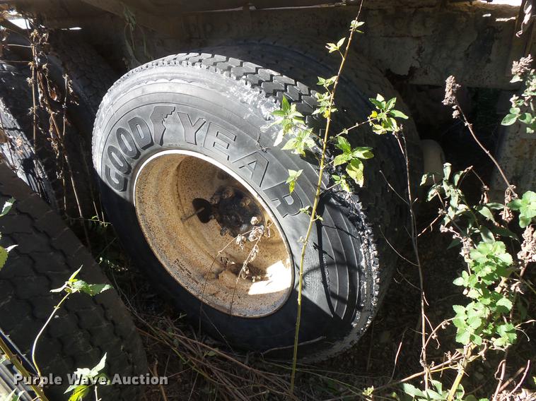 image for item DB8071 2004 Sterling L8500 ready mix truck