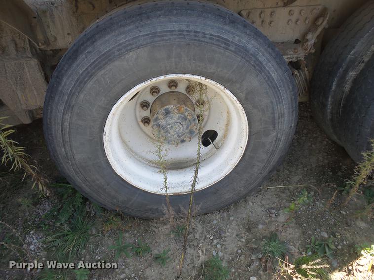 image for item DB8072 2007 Sterling L8500 ready mix truck